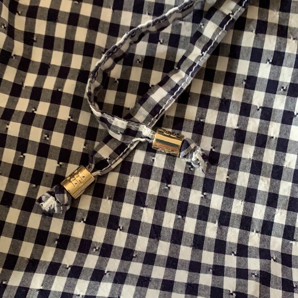 ✨2/$20✨ Classic TOMMY HILFIGER | Navy Gingham tie front top - Picture 8 of 10